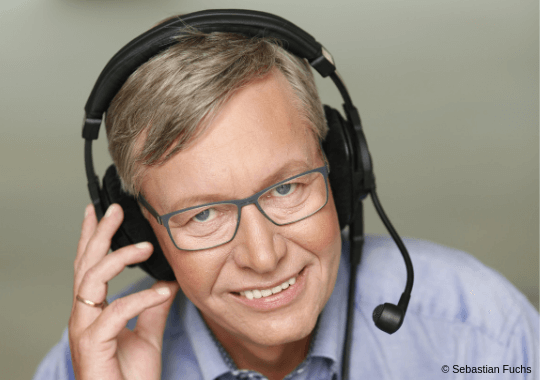 Kommentator Rolf Kalb ist Teil der Snooker WM 2019