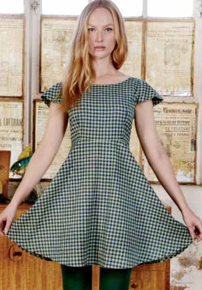 Kleid mit weitem Rock